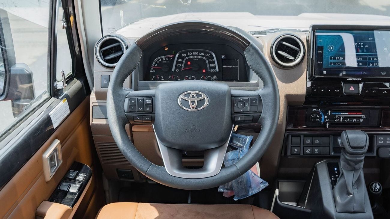 تويوتا لاند كروزر 70 2026 Toyota Land Cruiser LC71 4.0L AT Petrol Full Option (Grey-Brown)