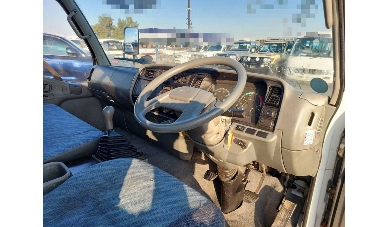 Mitsubishi Fuso Canter MITSUBISHI CANTER TRUCK RHD 1995 MODEL 4.2 L DIESEL MANUAL(PM01439)