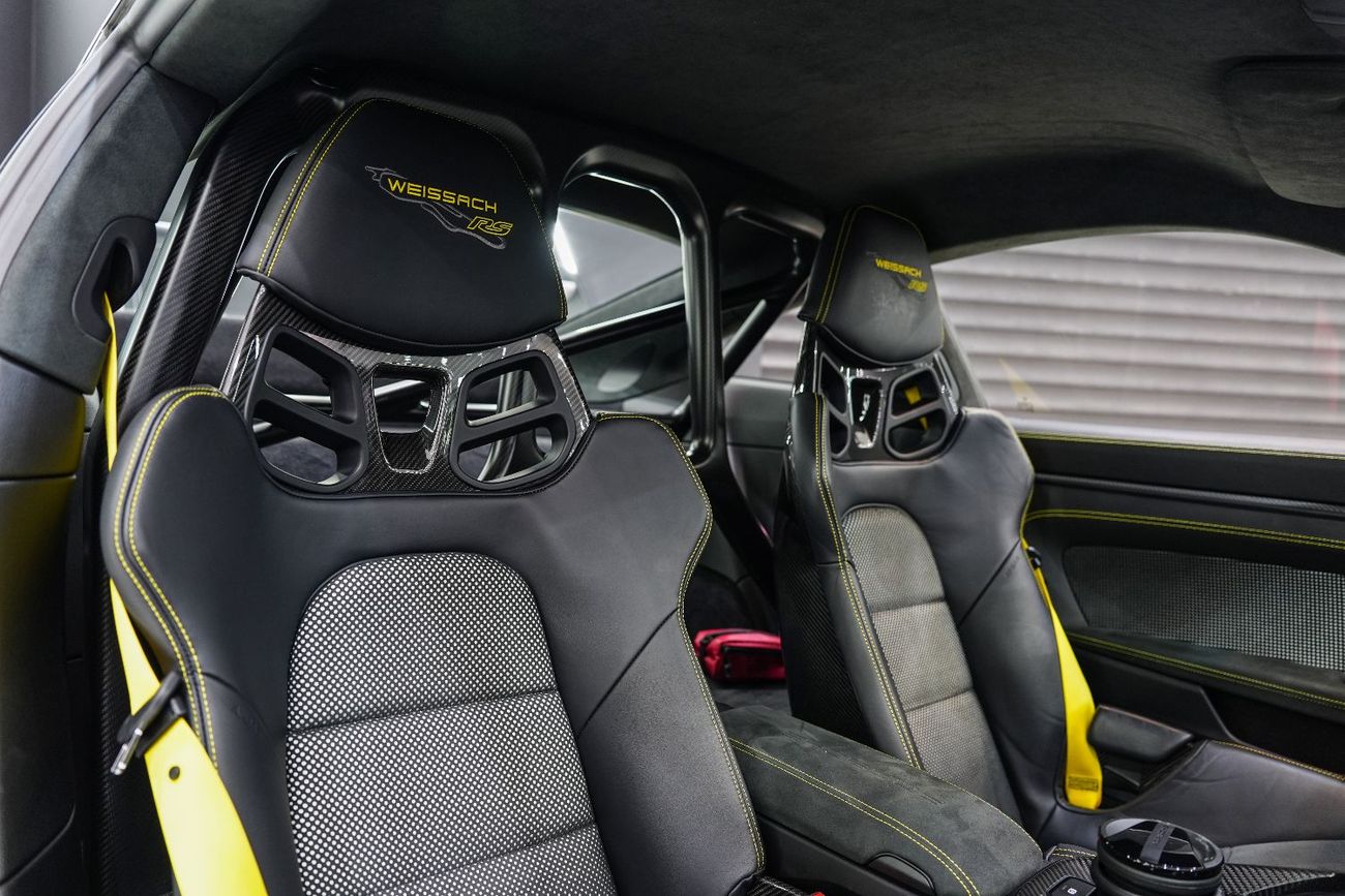 Porsche 911 GT3 RS 4.0L (520 HP) Coupe Weissach Package, Full Carbon, Ceramic Brakes, Lift System, Al Nabooda Wa