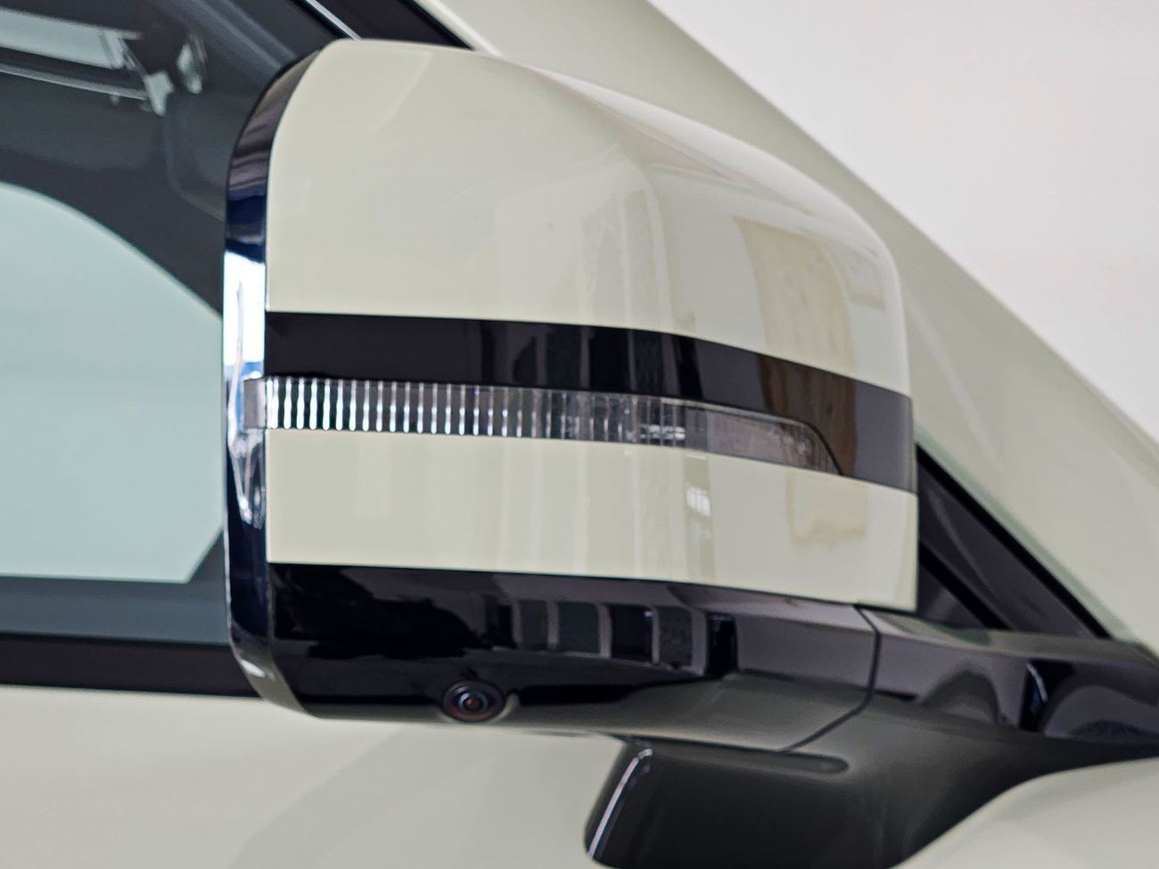 BYD Leopard 5 Plug in hybrid - 1.5L - 670 hp - premium colour FOR EXPORT ONLY