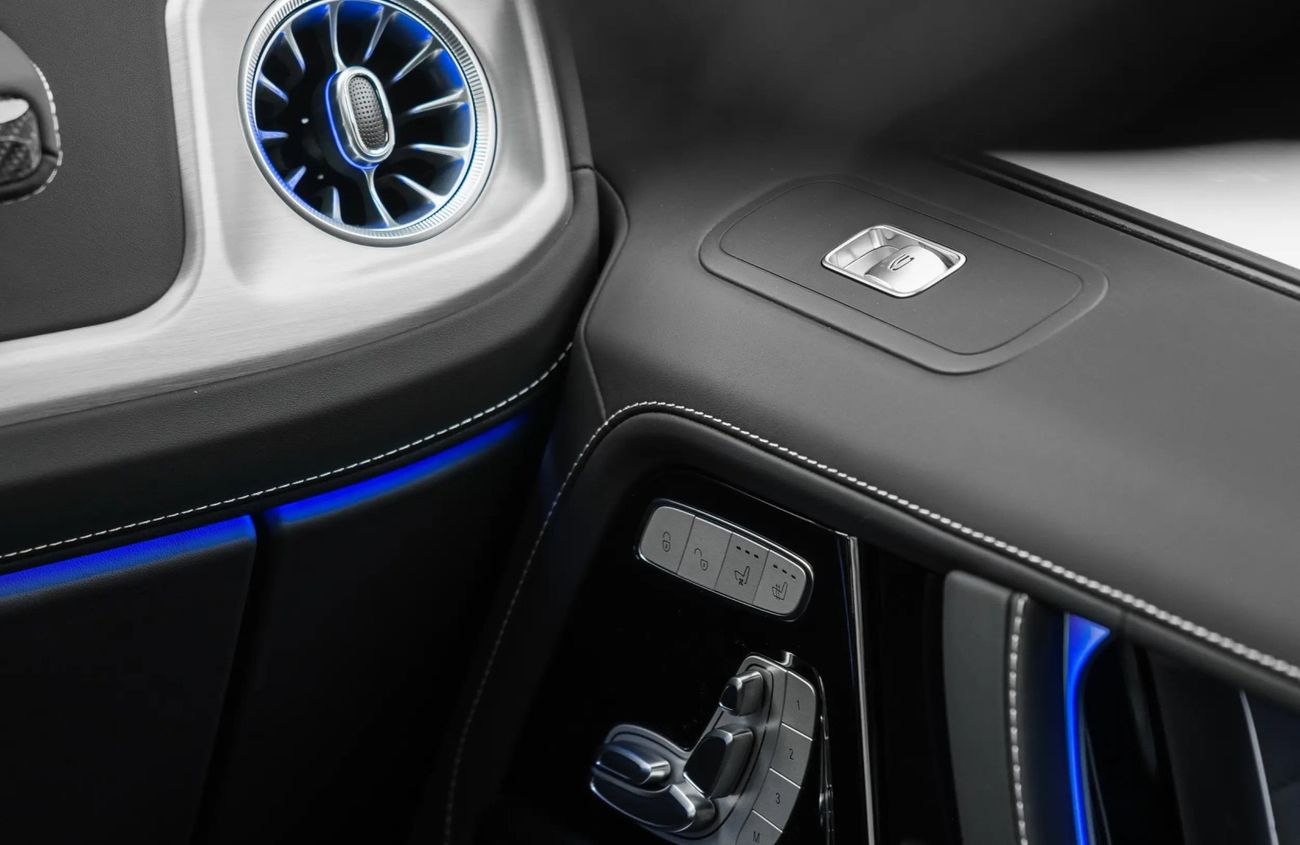 Mercedes-Benz G 63 AMG 4.0L V8 Twin-Turbocharged Engine + eMotor