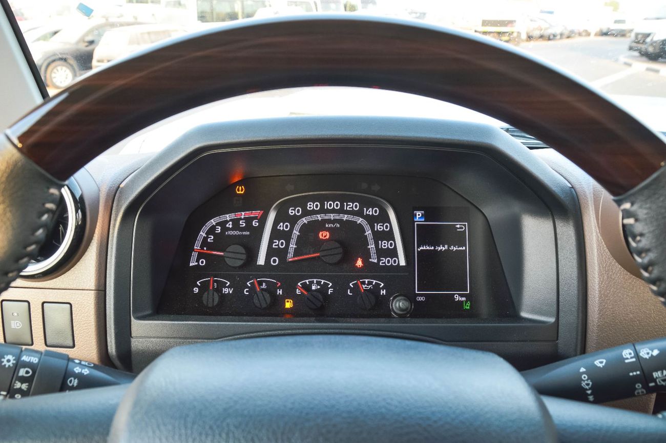 تويوتا لاند كروزر 70 TOYOTA LAND CRUISER 76 2.8L 4WD DIESEL SUV 2025