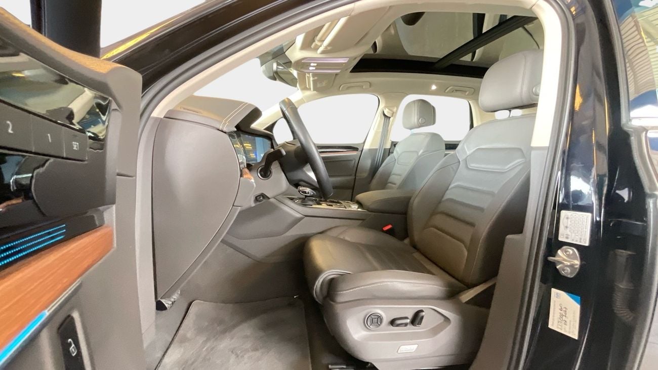 فولكس واجن طوارق ATMOSPHERE HIGHLINE 3.0 V6 TFSI ATMOSPHERE HL 4WD AUTO | شامل الضمان | 0 ﺪﻔﻋﺓ ﺃﻮﻟﻯ