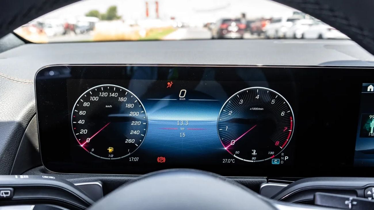 Mercedes-Benz GLB 200 2025 | MERCEDES GLB 200 DYNAMIC EDITION [ EXPORT ONLY ]