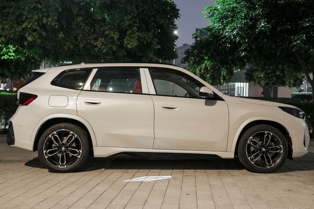 BMW iX1 XDRIVE30 LUXURY M SPORT PACKAGE 2026 BMW iX1 xDrive30L M Sport kit 2WD 0Km