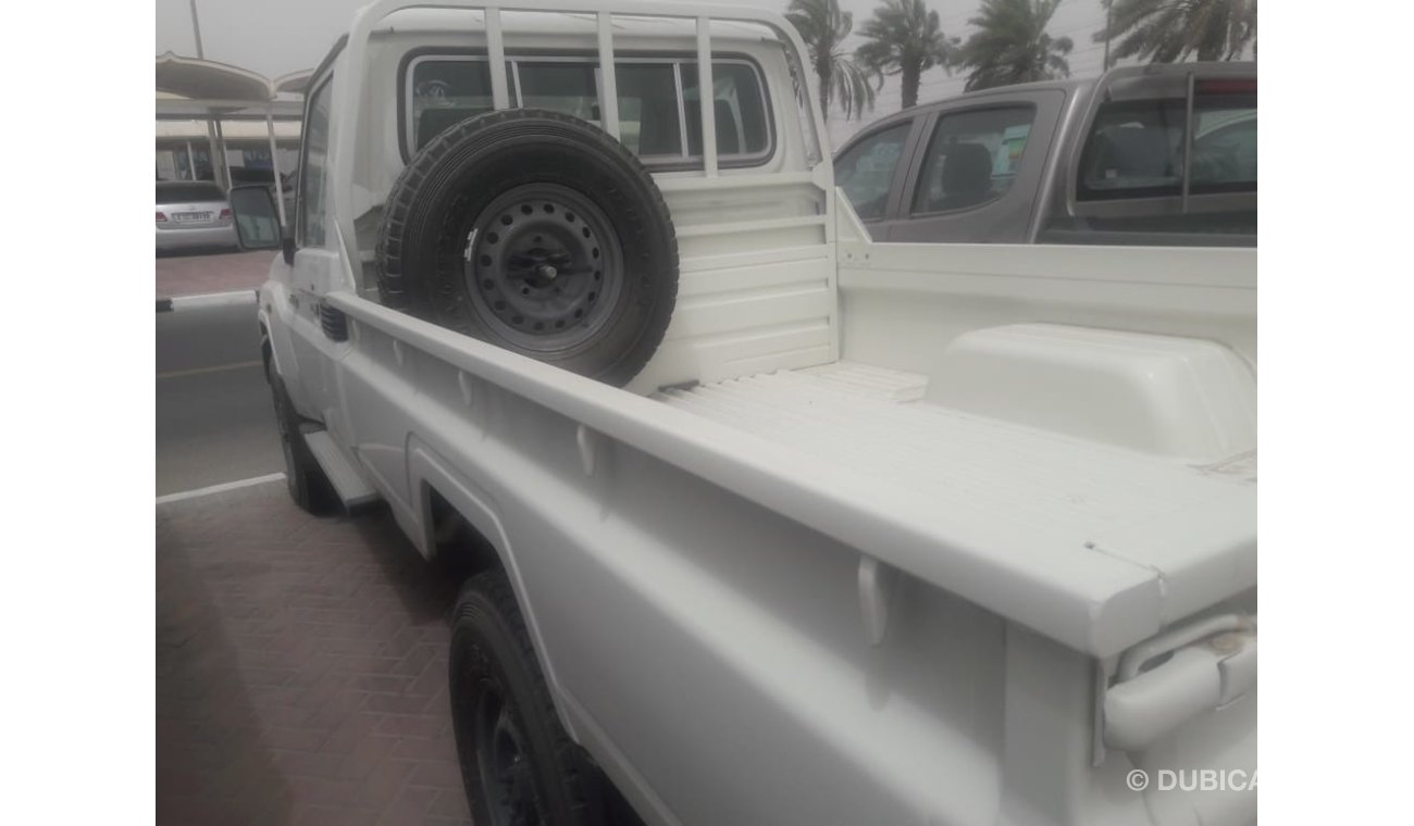 Toyota Land Cruiser Pick Up