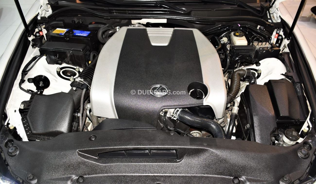 لكزس IS 350 EXCELLENT DEAL for our Lexus IS350 ( 2017 Model! ) in White Color! GCC Specs