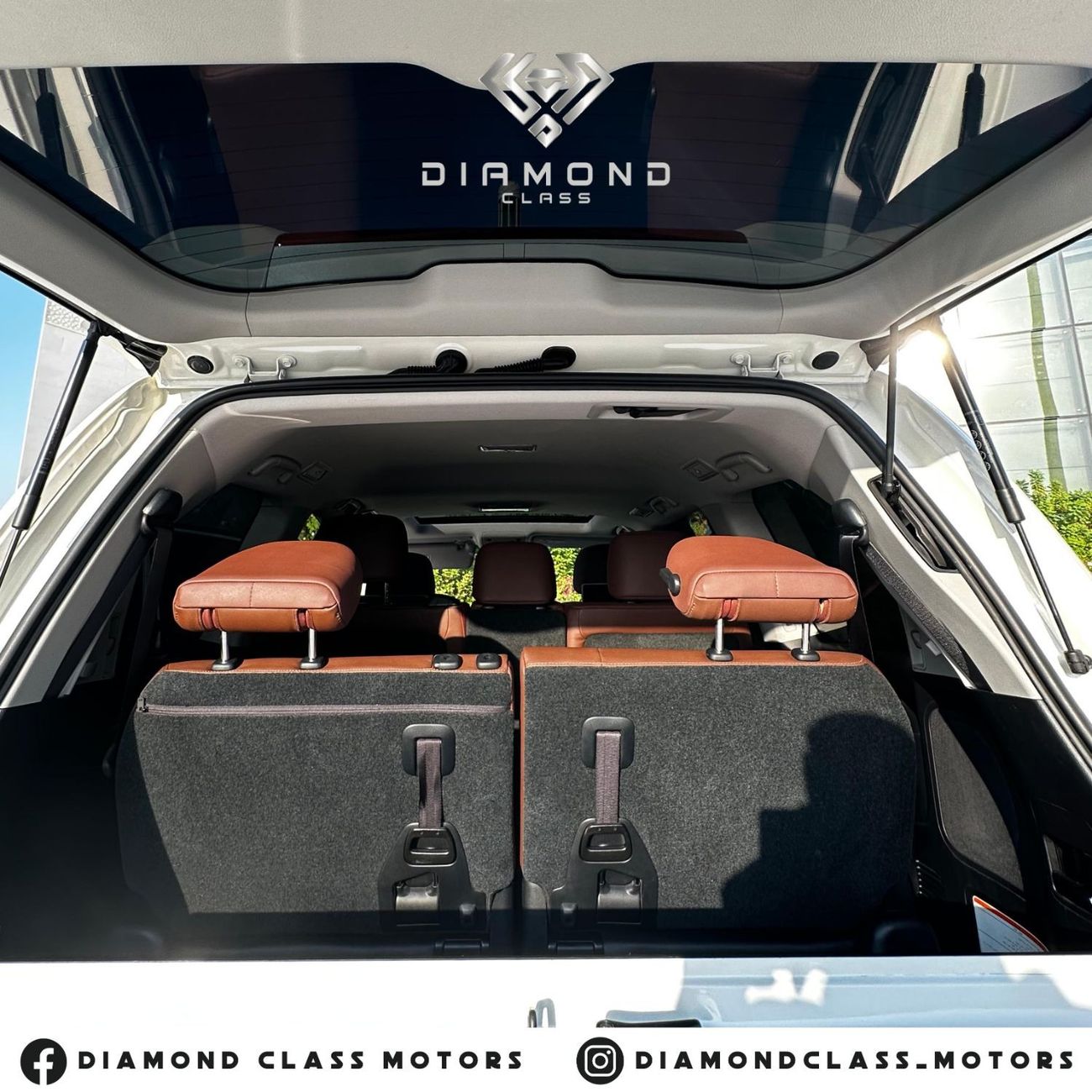 Toyota Land Cruiser Toyota Land Cruiser VXR Full option  GCC  Under Warranty  Full Service History