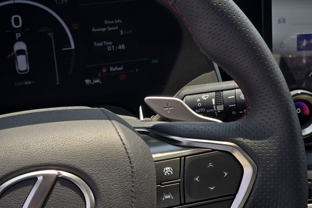 لكزس RX 500h F SPORT PERFORMANCE لكزس RX500h F-Sport موديل 2026، محرك 2.4 لتر تيربو + هجين، اللون أسود