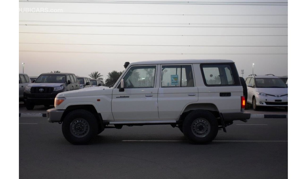 تويوتا لاند كروزر 76 HARDTOP  LX  V8 4.5 TURBO DIESEL 4WD MANUAL TRANSMISION 5 SEAT WAGON