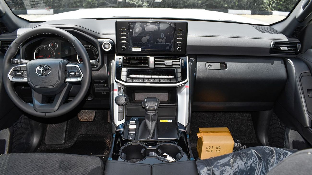 تويوتا لاند كروزر ECT0074 - Toyota Land Cruiser 300 GXR - 4.0L Petrol - White/Black