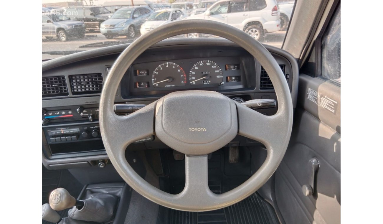 تويوتا هيلوكس TOYOTA HILUX PICK UP RIGHT HAND DRIVE (PM1576)