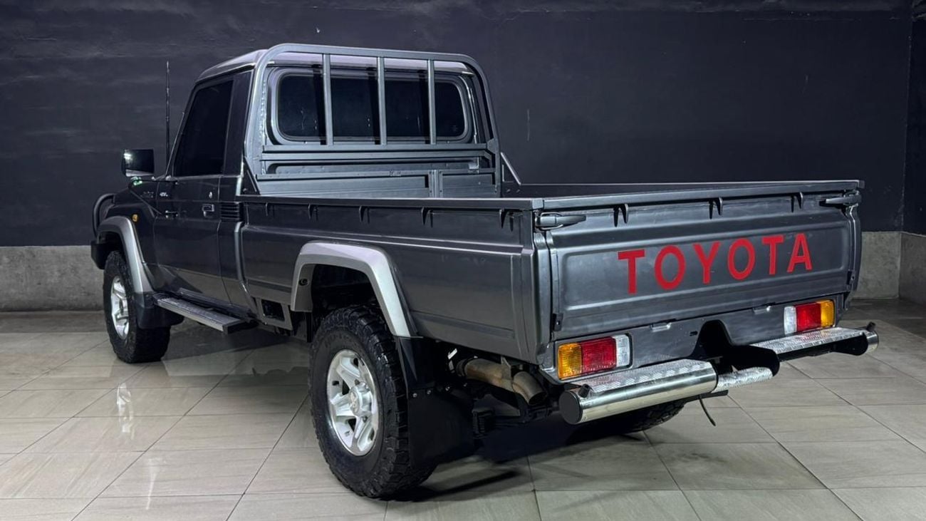 Toyota Land Cruiser Pick Up LAND CRUISER PICKUP ,MODEL YEAR 2017 ,DIESEL 4.5 LITER ,RIGHT HAND DRIVE