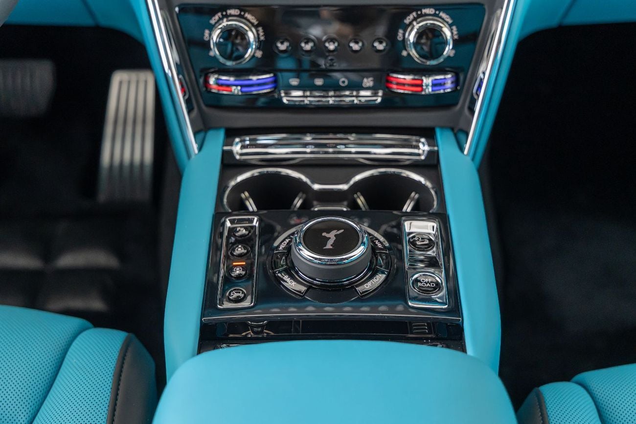 Rolls-Royce Cullinan ROLLS-ROYCE CULLINAN | SILVER BADGE | FULL OPTIONS | BESPOKE SOUND SYSTEM | EUROPEAN SPECS | 2026