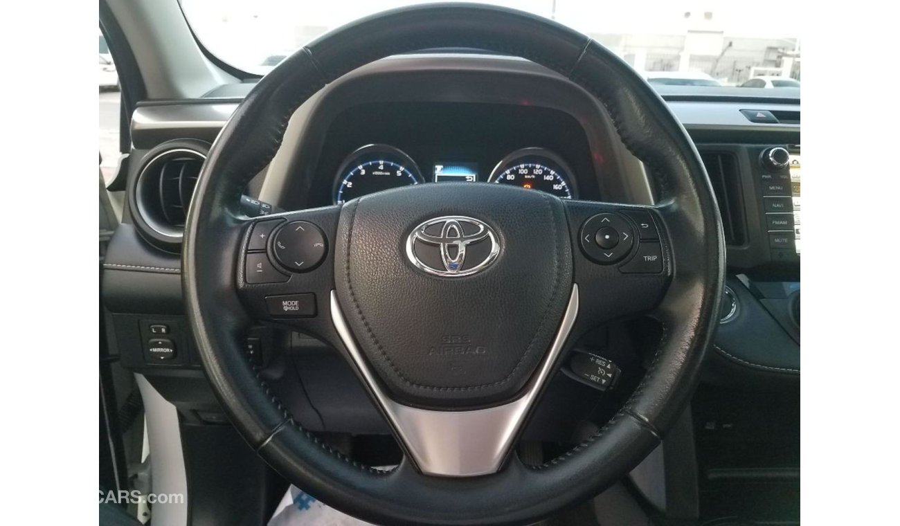 Toyota RAV4 Toyota RAV4 GCC 2018 without accident is very clean inside and out Agency condition and does not nee