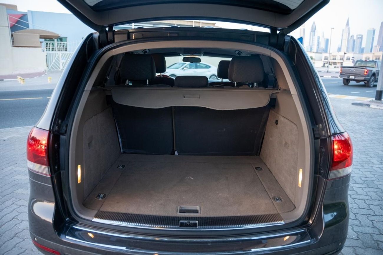 فولكس واجن طوارق Highline 3.6L-6 Cylinder