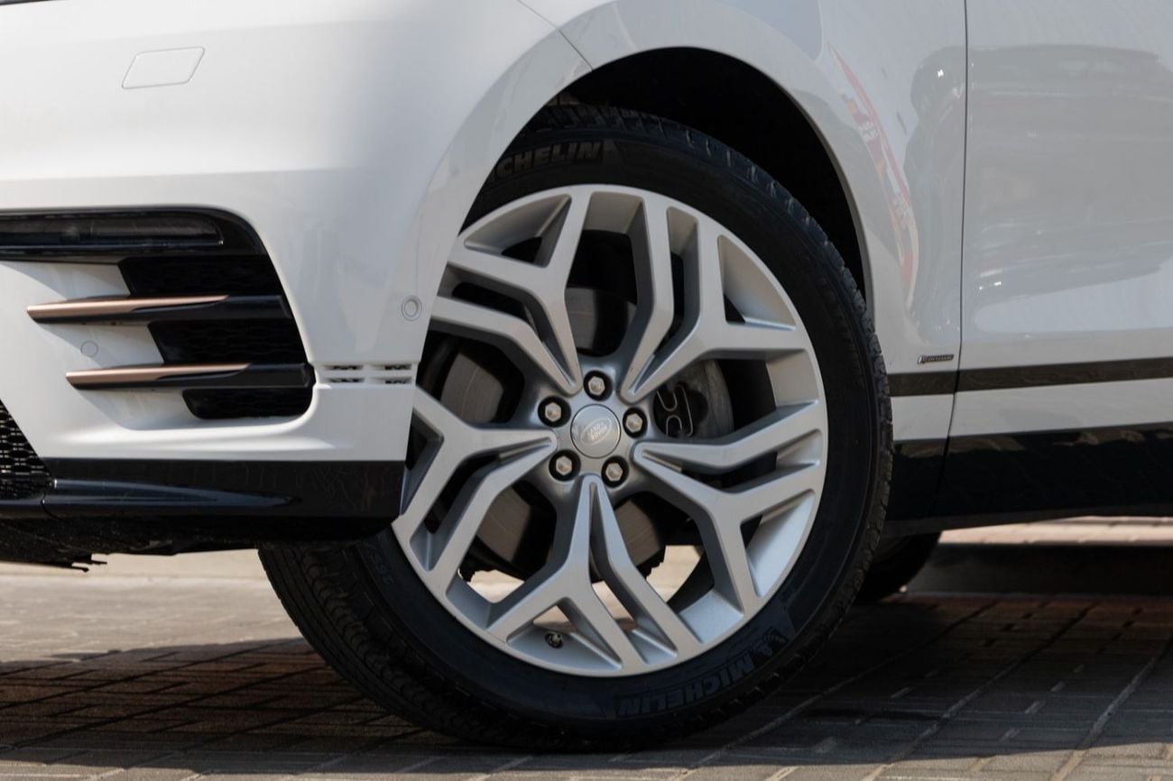 Land Rover Range Rover Velar GL Range Rover Velar R-Dynamic SE 2019 GCC | Warranty