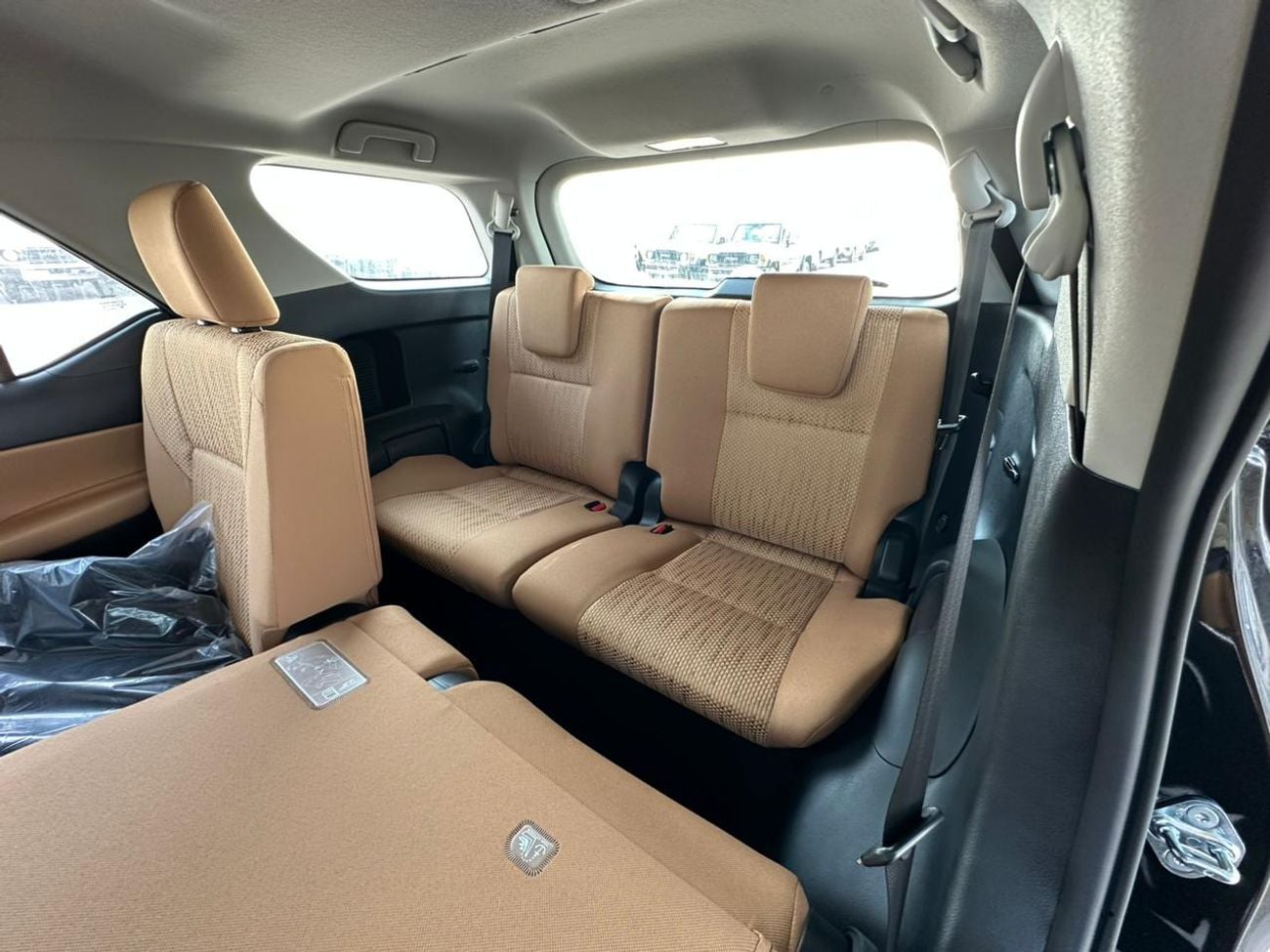 Toyota Fortuner 2025 TOYOTA FORTUNER 2.4 DSL  WHITE/TAN