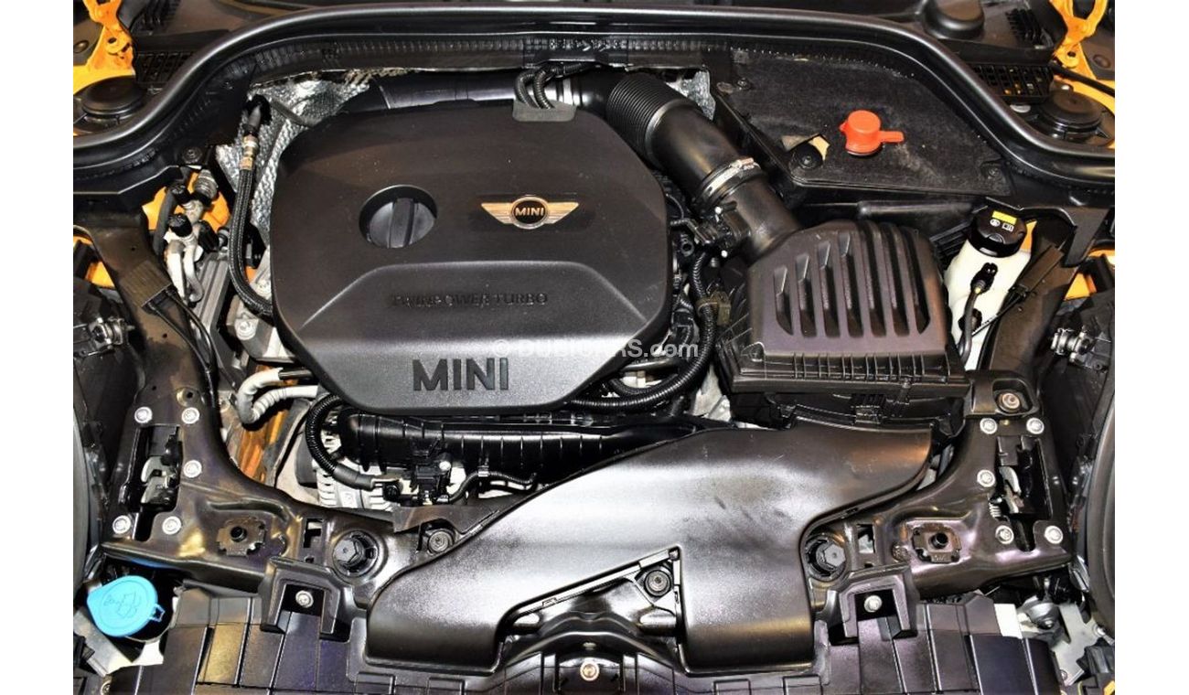 Mini Cooper AMAZING Mini Cooper 2016 Model! Orange Color GCC Specs