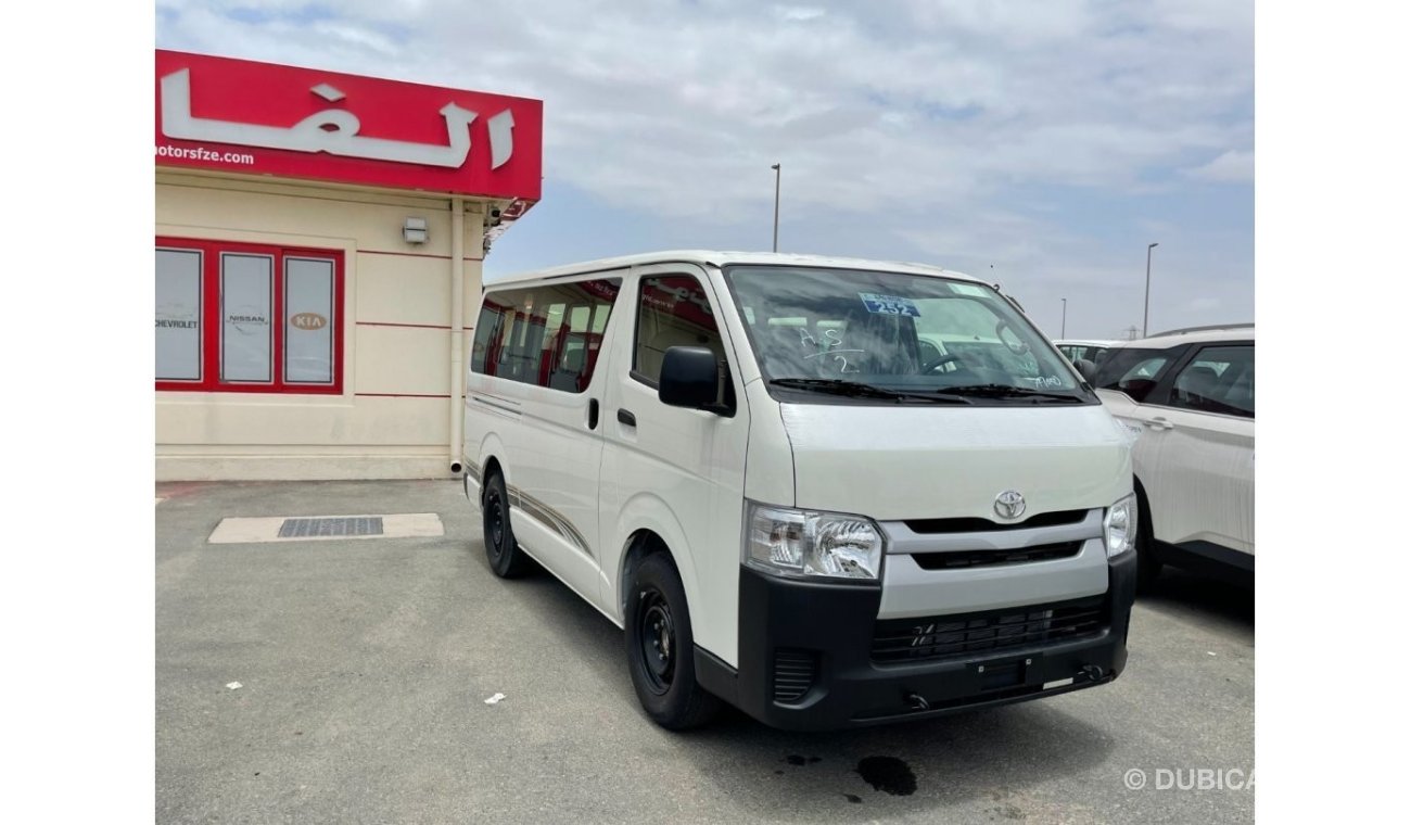 تويوتا هاياس Toyota Hiace Std roof, 2.5l diesel, 2023 model