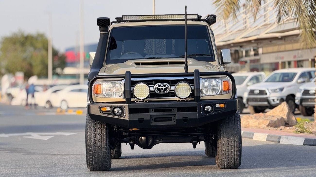 Toyota Land Cruiser 70 PREMIUM ROOF RACK WITH SIDE AWNING CAMPING TENT | 4.5L DIESEL ENGINE | MANUAL TRABSMISSION