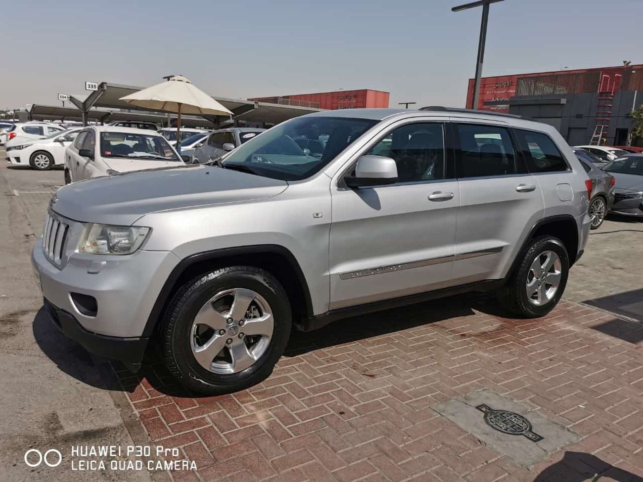 Jeep Cherokee cruise control, electric seats, four-wheel drive