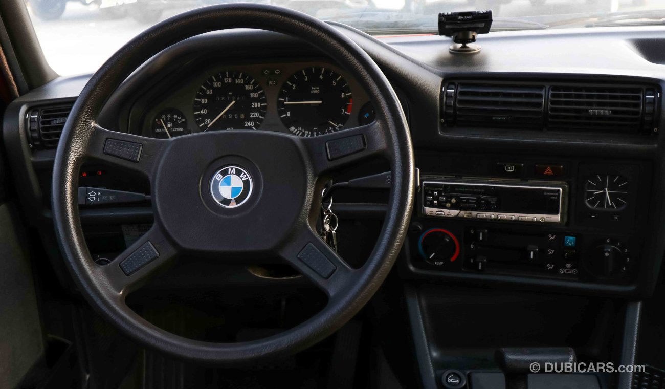 BMW 320i i