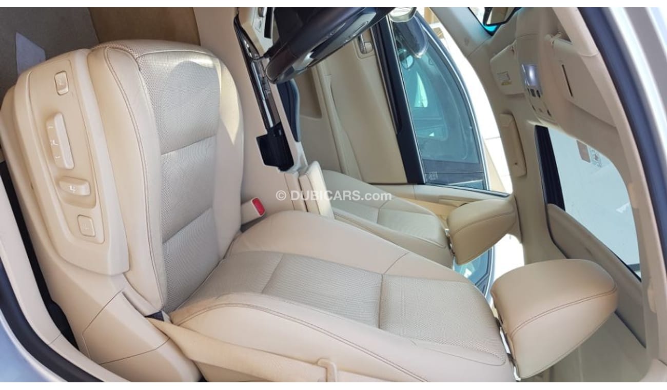 Lexus ES350 2013 model Gulf specs low mileage clean car