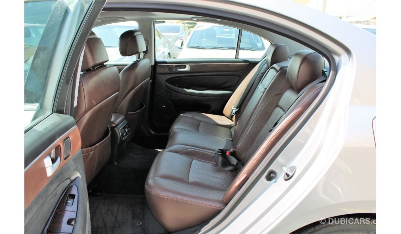 Hyundai Genesis 3.8 ROYAL ACCIDENTS FREE - ORIGINAL PAINT - CAR IS IN PERFECT CONDITION INSIDE OUT