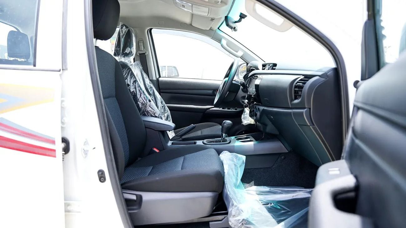 Toyota Hilux GLX 2.4L DIESEL - GCC Specs - Brand New!