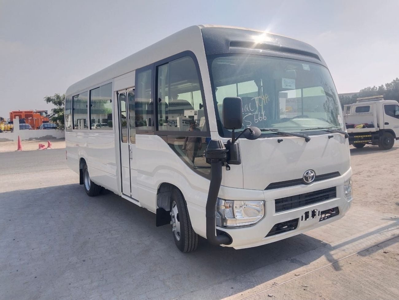 تويوتا كوستر 4.2L DIESEL M/T 30 SEATER BUS(ONLY EXPORT TO AFRICA)