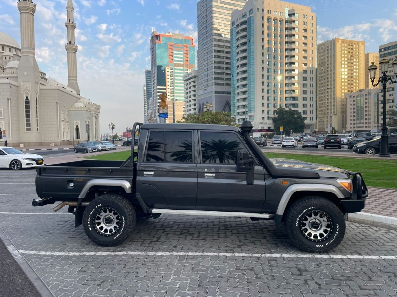 تويوتا لاند كروزر بيك آب Diesel 4.5 Liter Right Hand Drive 4 Doors Manual Gear