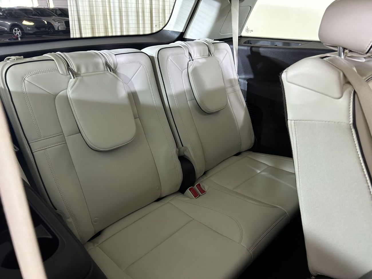 Lincoln Aviator PRESIDENTIAL 3.0L AVI920 / AL TAYER MOTORS/ AL QOUZ SHOWROOM