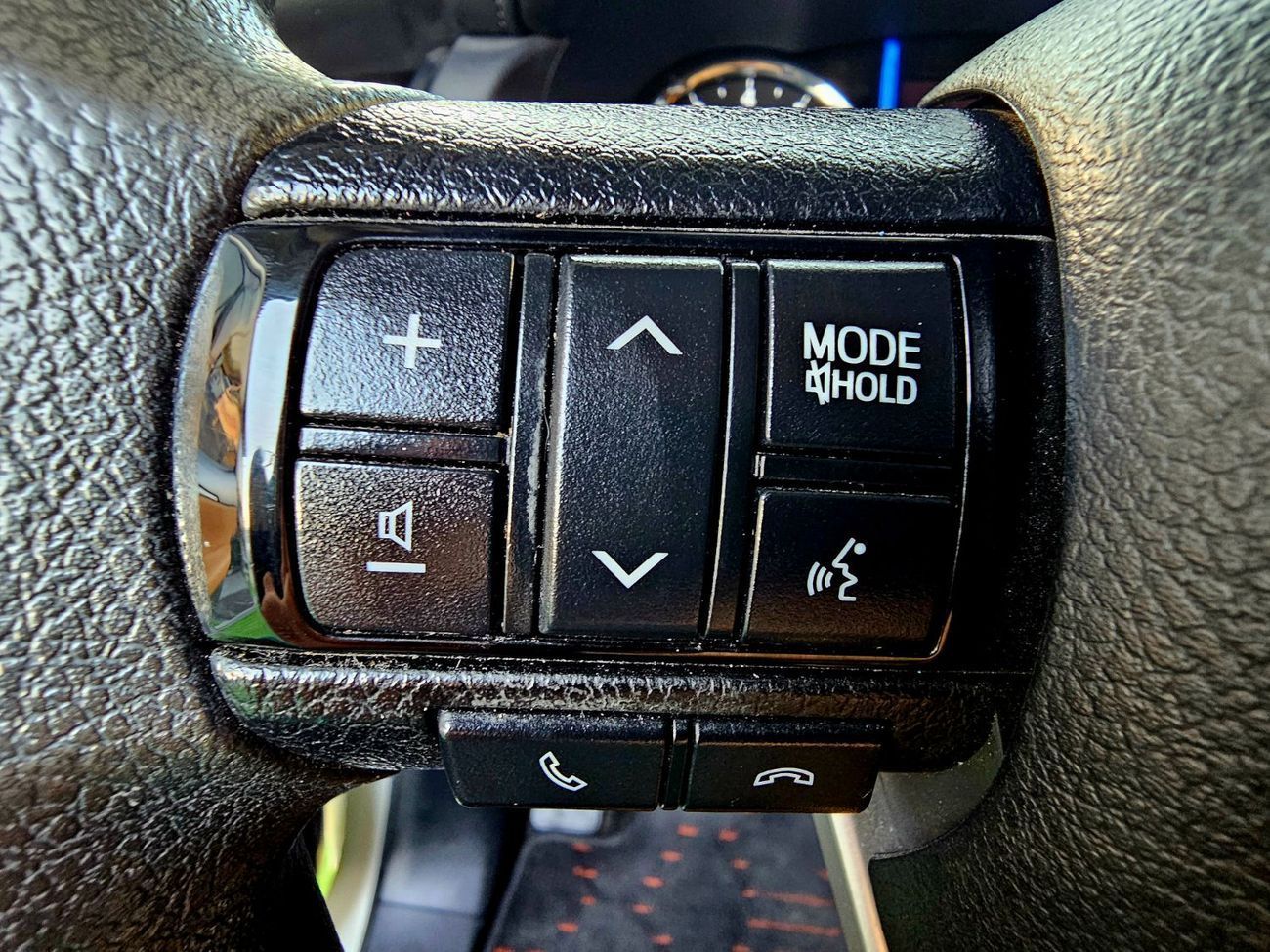 Toyota Fortuner EXR 2.7L EXR FORTUNER V4 4WD/ ORIGINAL PAINT / LOW MILEAGE/ SINGLE OWNE
