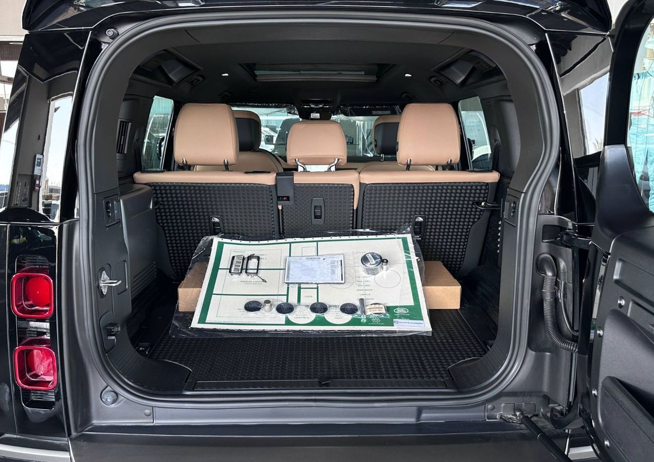 لاند روفر ديفندر P400 110 X-Dynamic SE 3.0L (5 Seater)