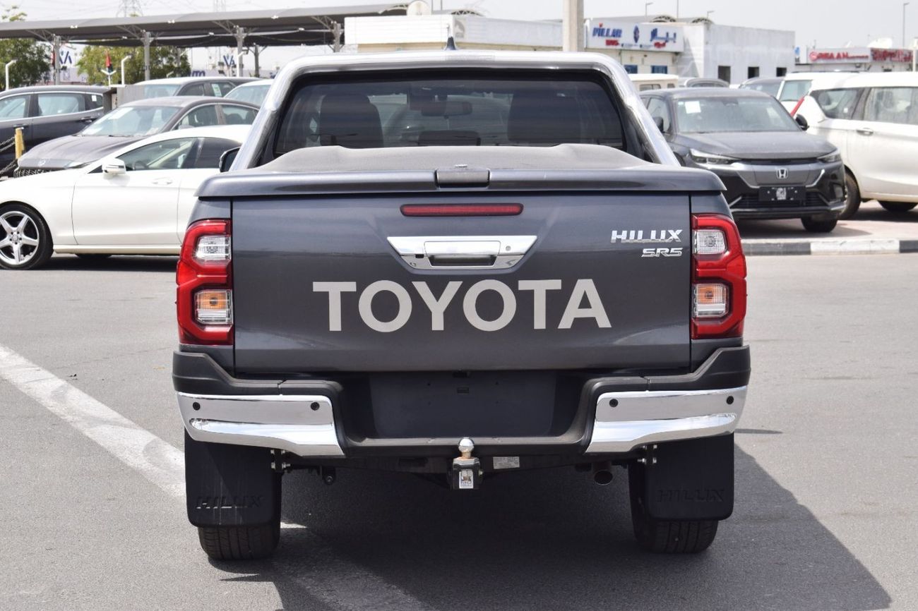 تويوتا هيلوكس SR5 2.8L Diesel A/T 4x4