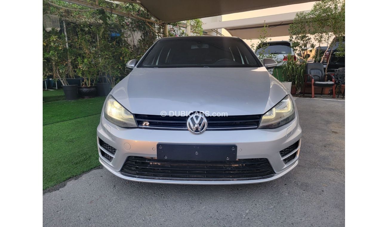 فولكس واجن جولف R