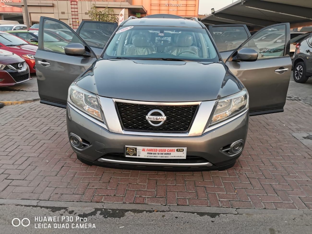 Nissan Pathfinder SE Top 3.5L in good condition inside & out