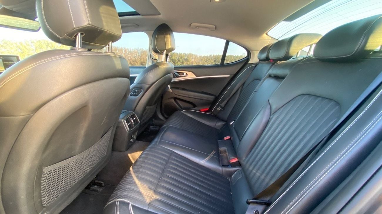 Genesis G70 Platinum 2.0L RWD