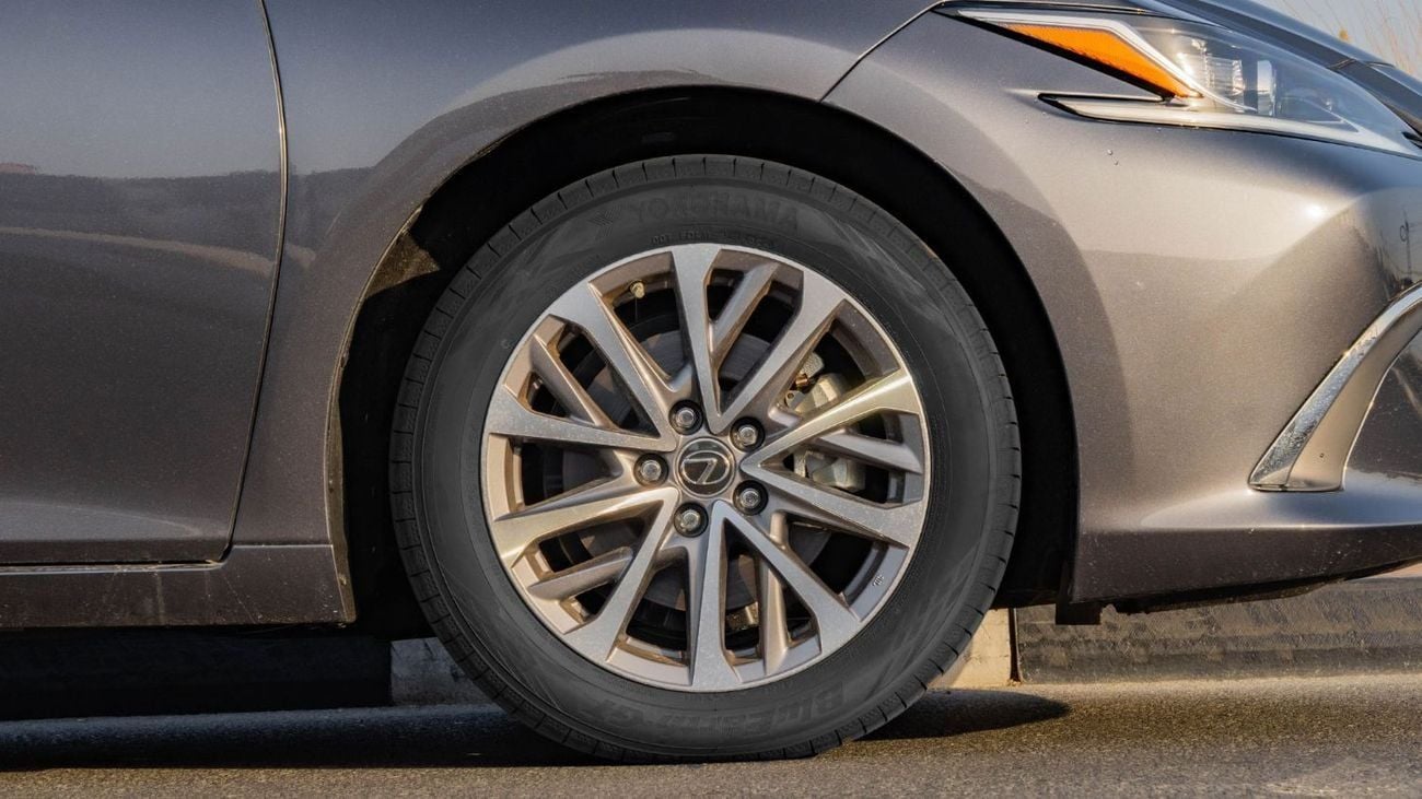 لكزس ES300h 2025 Lexus ES300h 2.5L AT Hybrid (Grey)