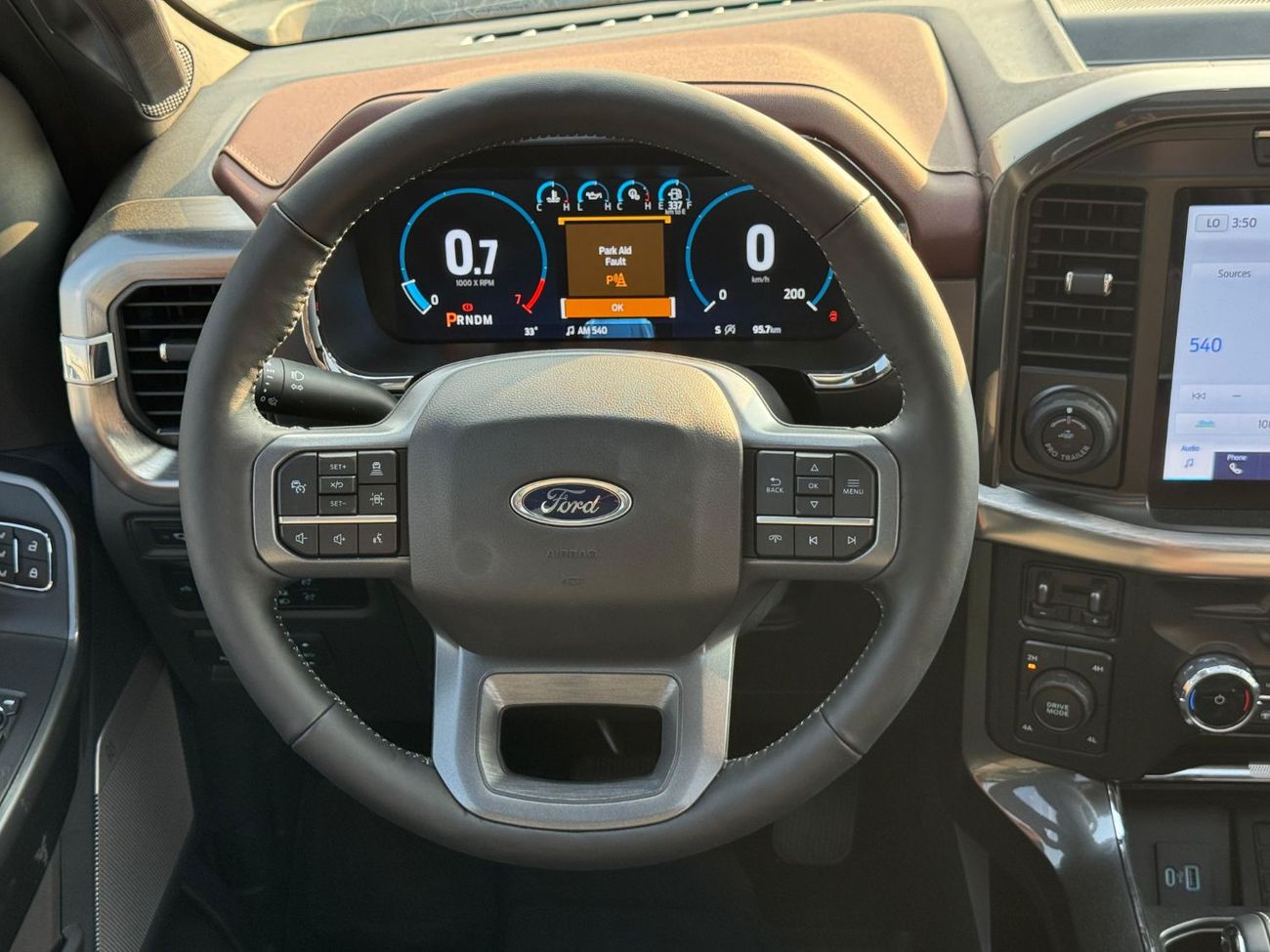 Ford F 150 Lariat Special Edition 3.5L Lariat 3.5L Petrol V6 2023 Export Price @ 165,000 AED