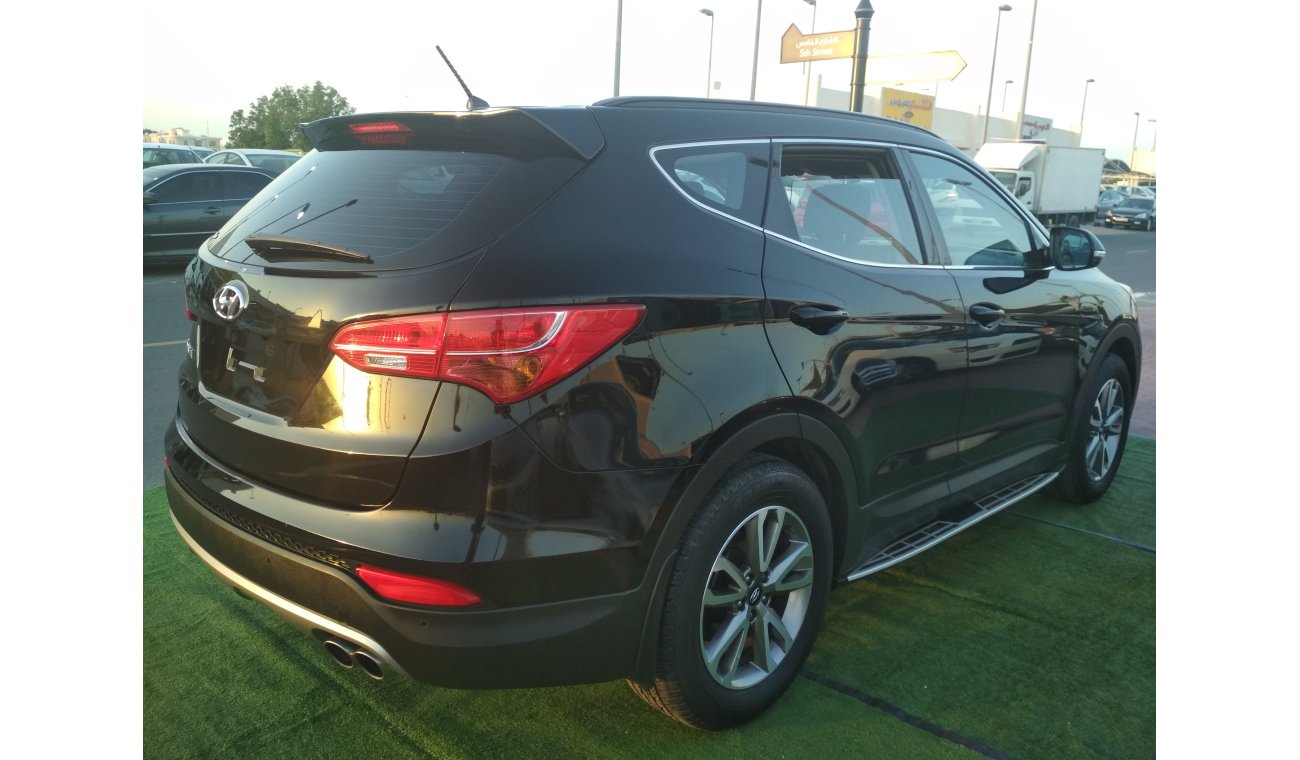 Hyundai Santa Fe 2015 BLACK GCC NO PAIN NO ACCIDENT PERFECT