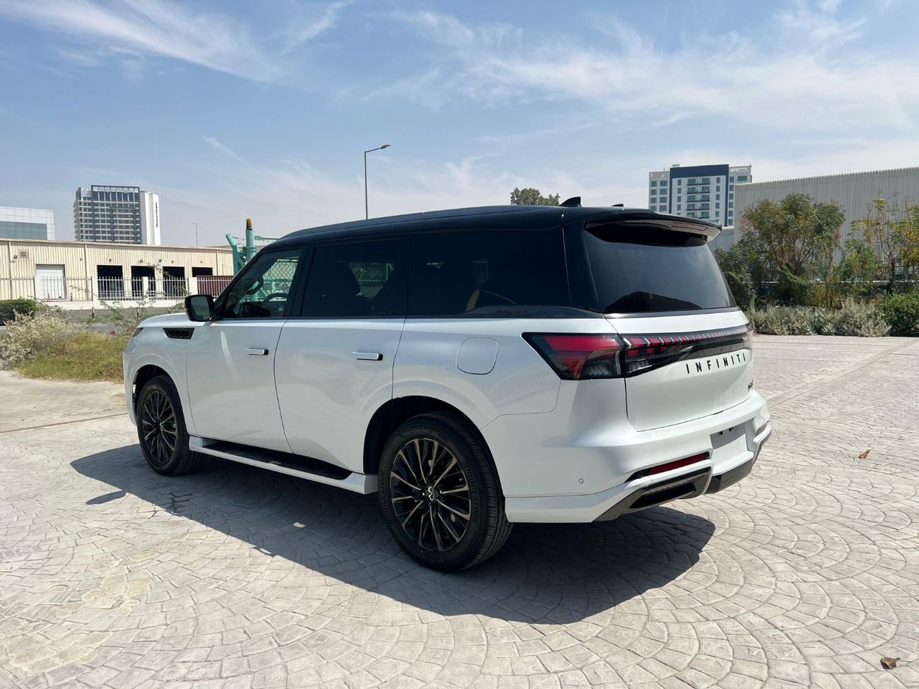 إنفينيتي QX80 Autograph Captain Chairs 3.5L