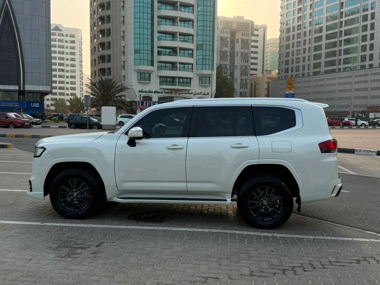 تويوتا لاند كروزر VXR