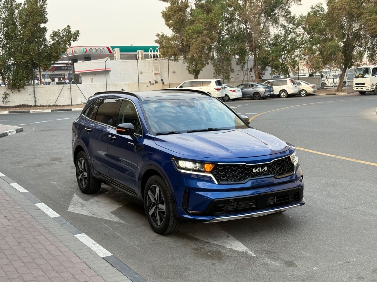 كيا سورينتو 2.5L LX (RWD)