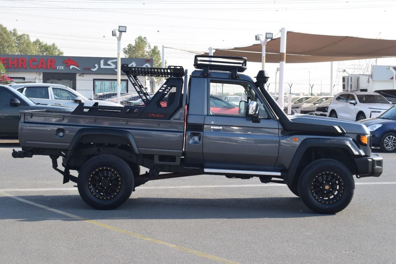 تويوتا لاند كروزر بيك آب Toyota landcruise pickup single cab 2011model Facelifted 2024 4.5 1 VD Diesel engine Colour Grey Tra