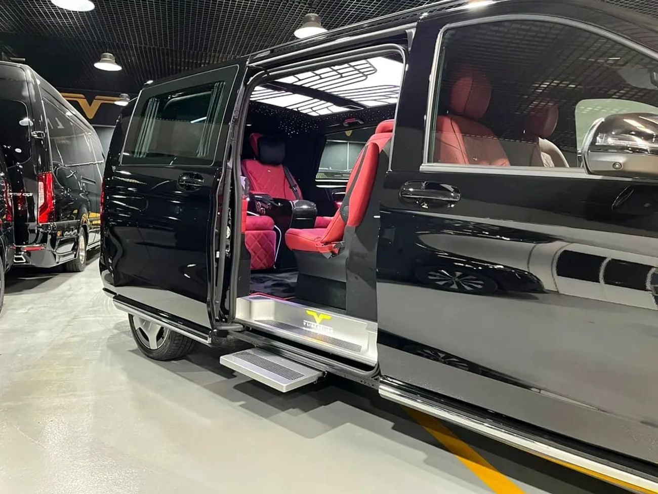 مرسيدس بنز V 300 NEW ARRIVAL 2026 MODEL VIP MERCEDES GCC V300 with ADDITIONAL REAR AC - 2 Years Warranty by VLINE