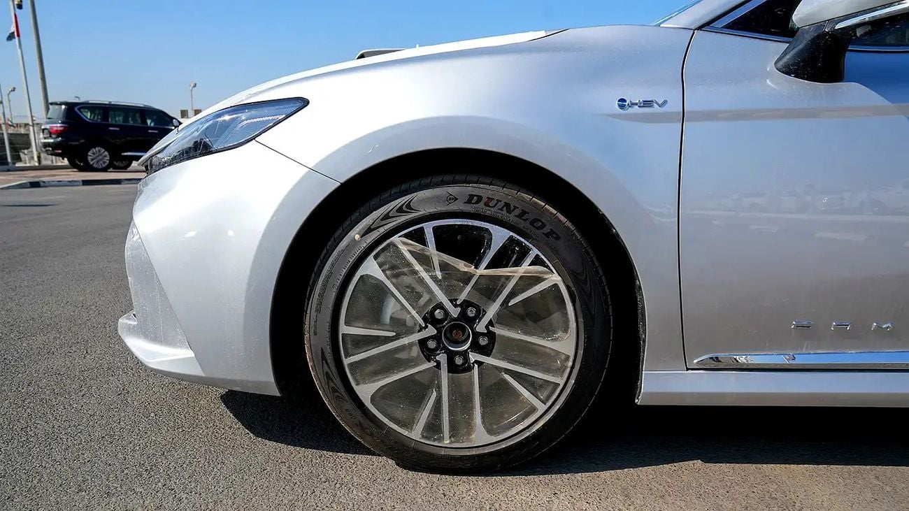 Toyota Camry LUMIERE HEV Lumiere HYBRID GCC Spec