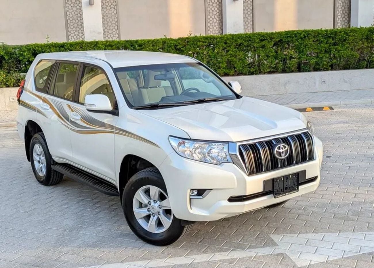 Toyota Prado Toyota prado 2022MODEL TXL 2.7L v4 petrol Engine Colour White Transmission Automatic Interior.Begie