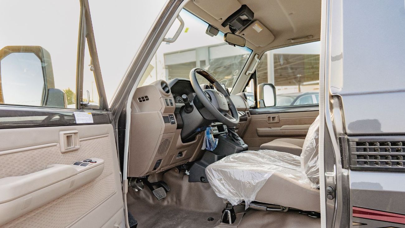 تويوتا لاند كروزر بيك آب 2025 Toyota Land Cruiser LC 79 4.0L AT Petrol (Gray-Brown)